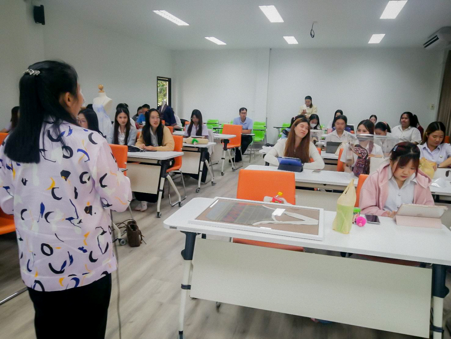 คณะบัญชี จัดกิจกรรมนำเสนองานวิจัยในรายวิชา “การวิจัยทางการบัญชี”