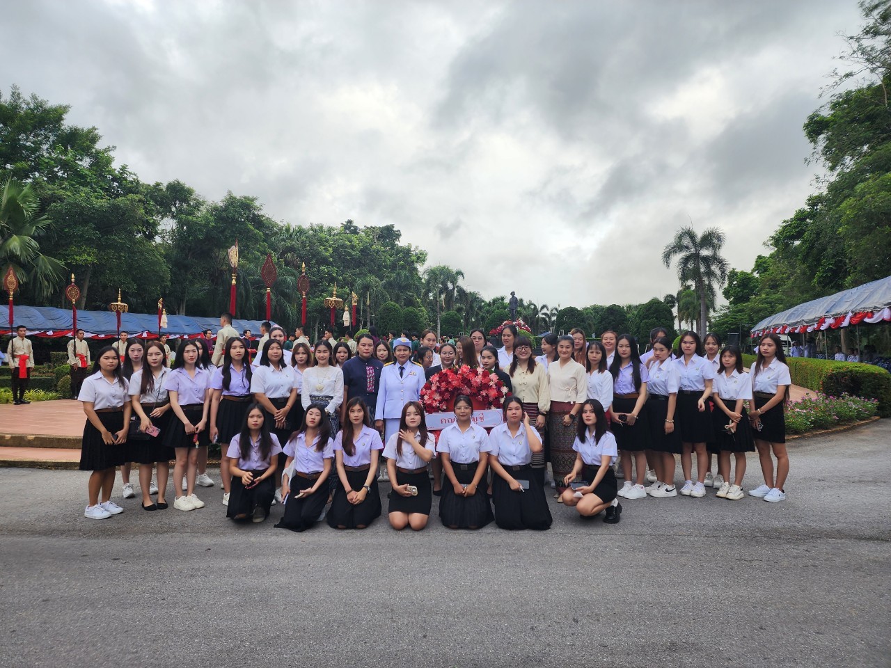 คณะบัญชี ร่วมถวายพวงมาลาสักการะพระราชานุสาวรีย์สมเด็จพระศรีนครินทราบรมราชชนนี ในพิธีตานหาแม่ฟ้าหลวง